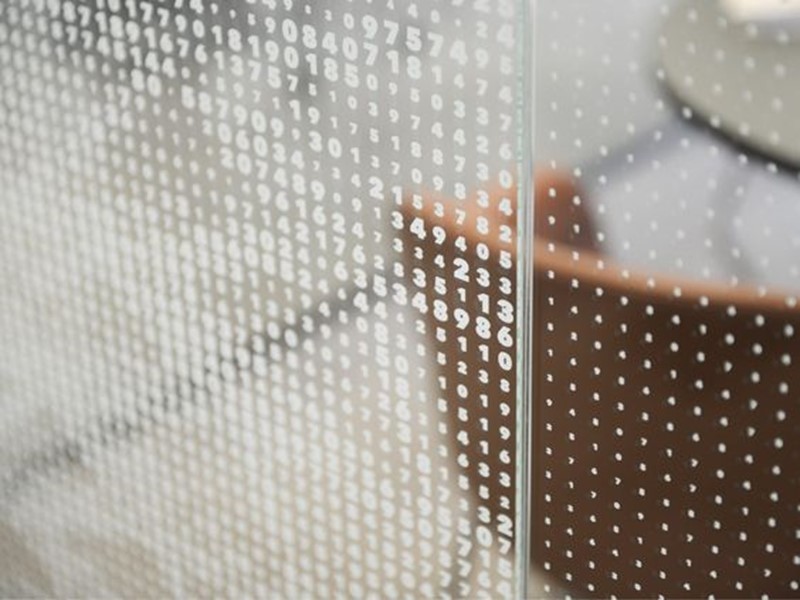 Eksempel på print af prikker og tal hel tæt på