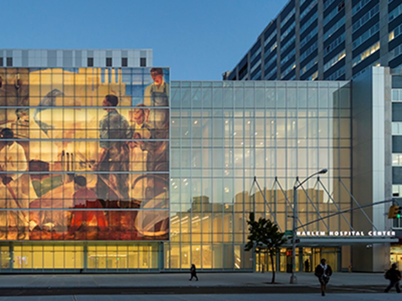 Facadeglas med et stort printmotiv